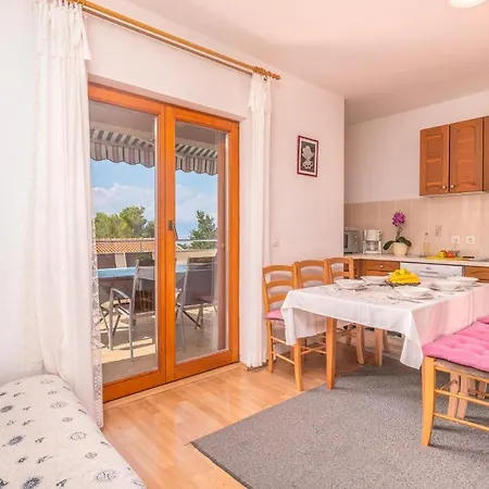 Lovely In With Wifi Omisalj