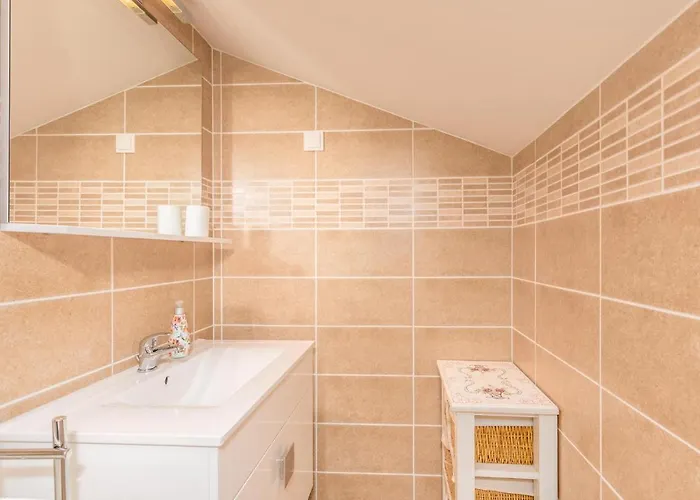 Lovely In With Wifi Omisalj